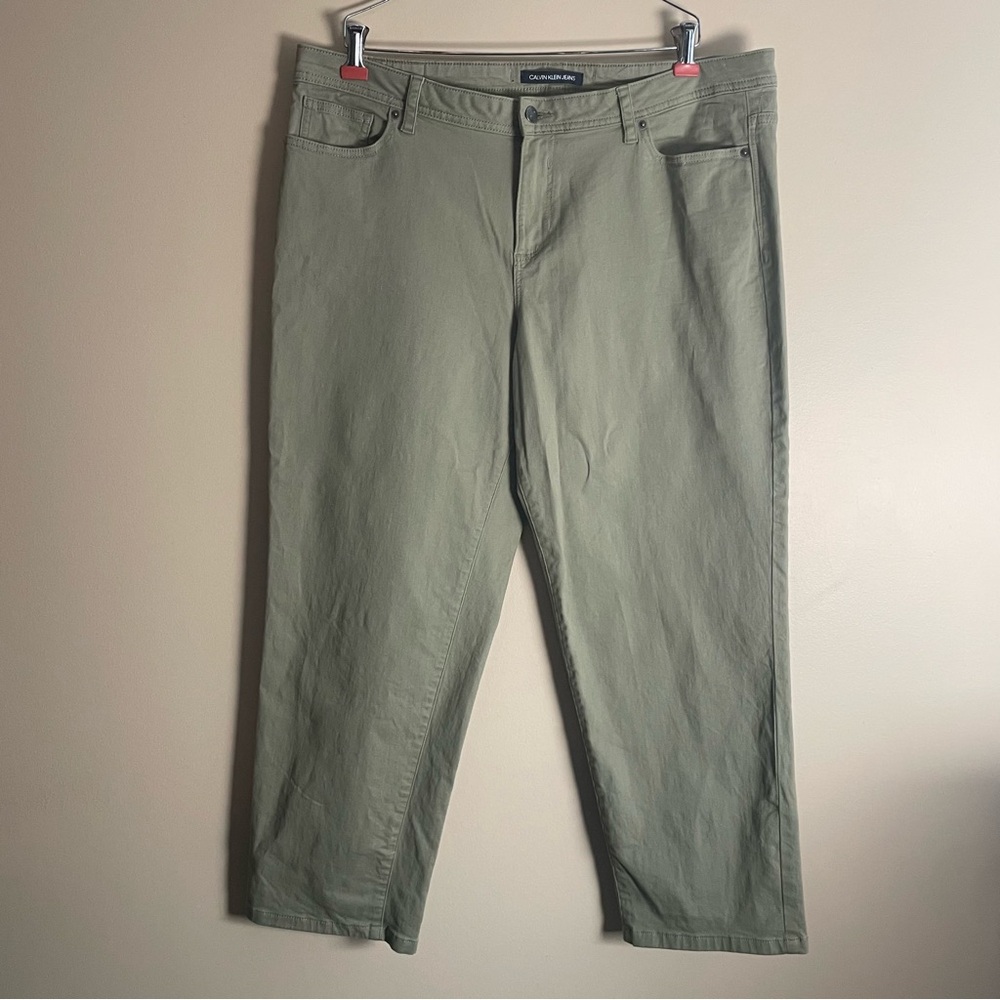 ⁠Calvin Klein Jeans Womens 16 Olive Sage Green Chino Pants Straight Leg Stretch⁠
